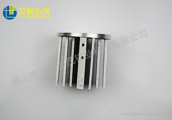 CNC數(shù)控銑散熱器深加工鋁型材-1 CNC數(shù)控銑散熱器深加工鋁型材-1